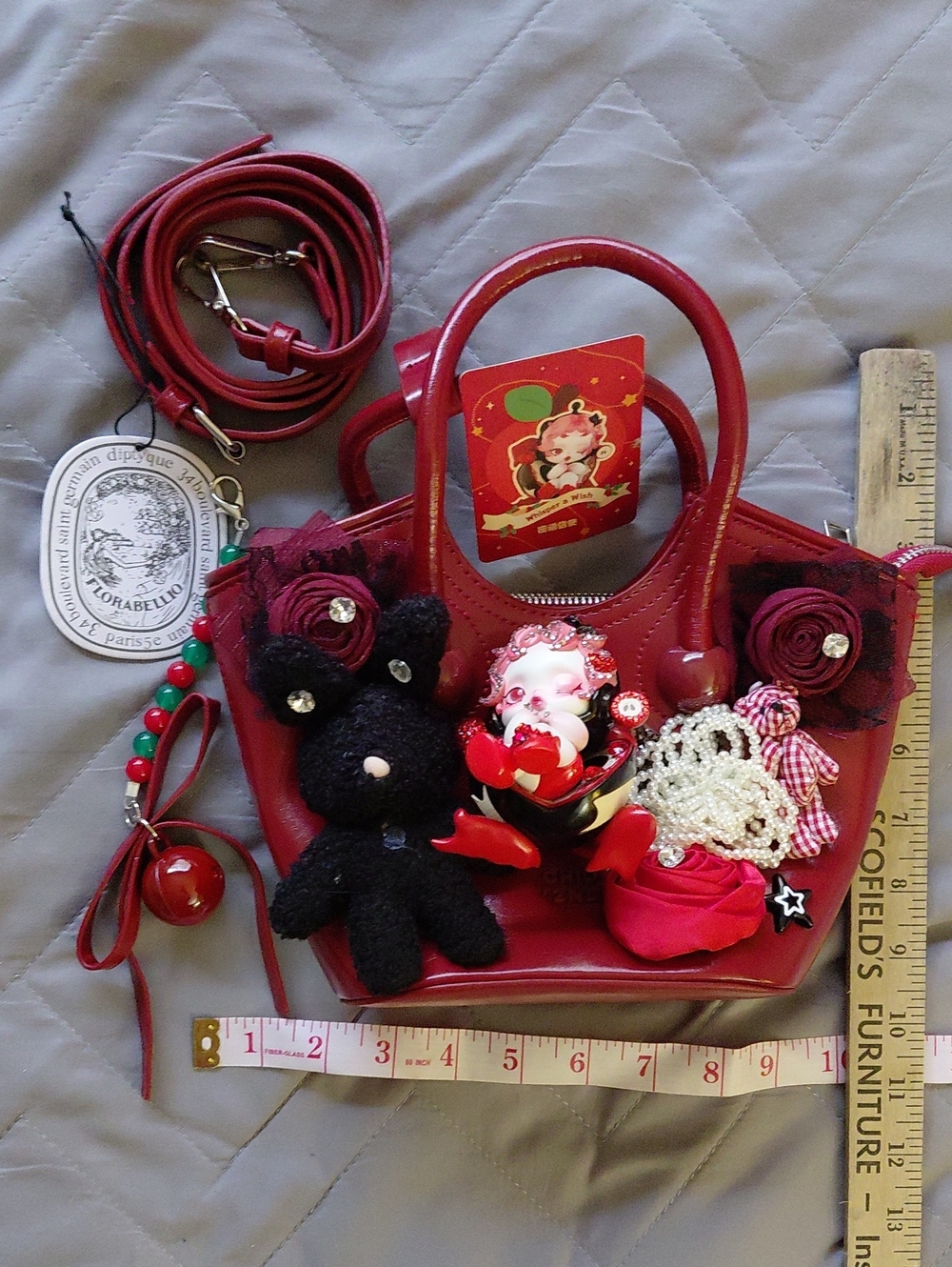 Pop Mart Apple Of My Eye Whisper A Wish Red Mini Decorative Tote & Charms